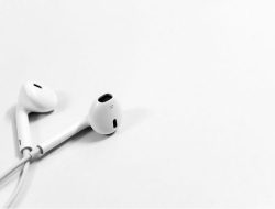 Tips Hindari Tuli Permanen karena Headset, Simak Anjuran Dokter THT