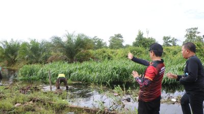 Warga dan TNI Kompak! Pontianak Gelar Gotong Royong Massal Bersihkan Parit Pangeran